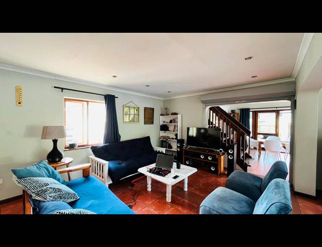 4 BEDROOM HOUSE FOR SALE IN ST FRANCIS BAY